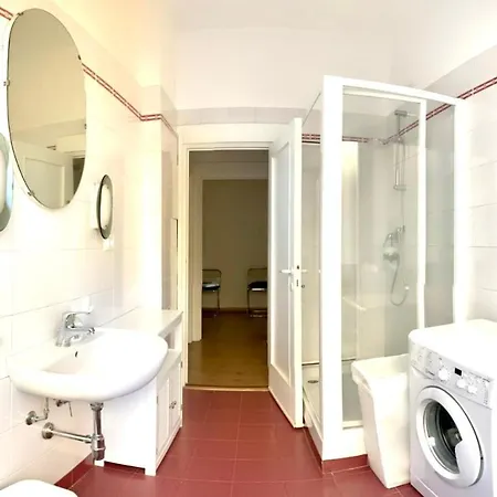 Clara Apartment
